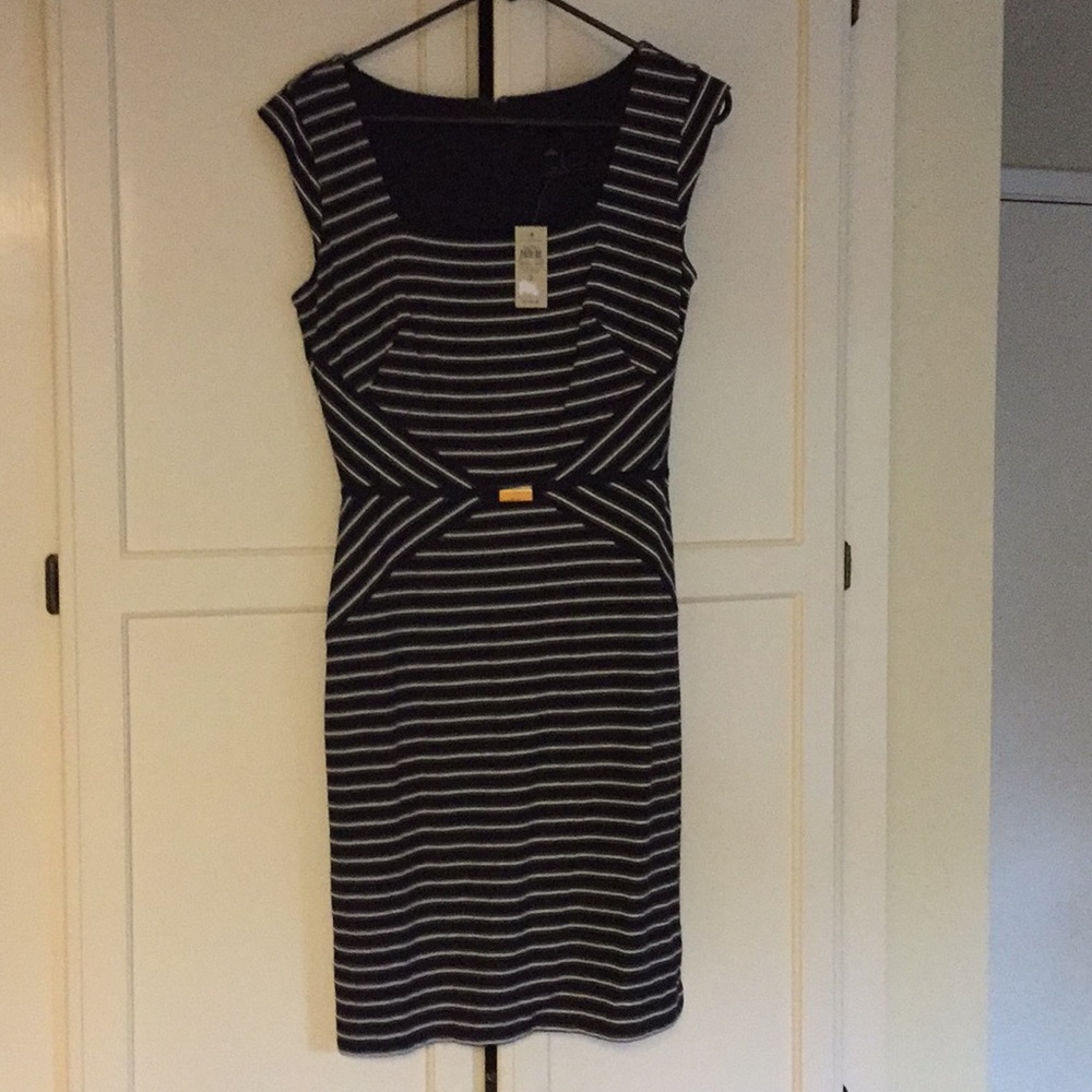Ann Taylor dress no flaws black with white